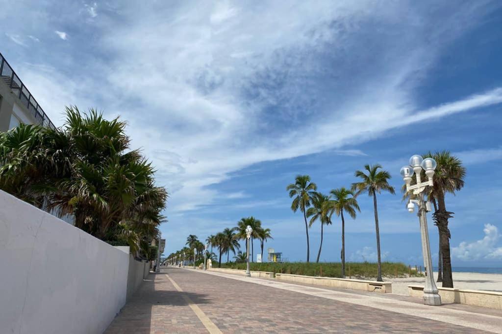 Hollywood Beach Apartments - Walk To The Beach Dış mekan fotoğraf