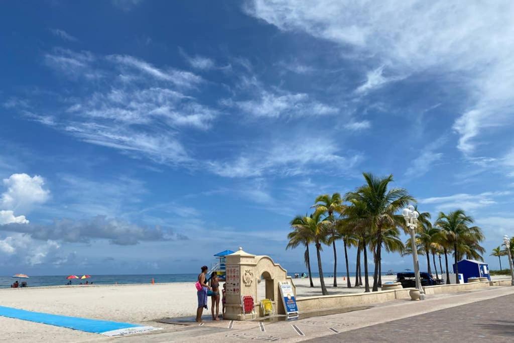 Hollywood Beach Apartments - Walk To The Beach Dış mekan fotoğraf